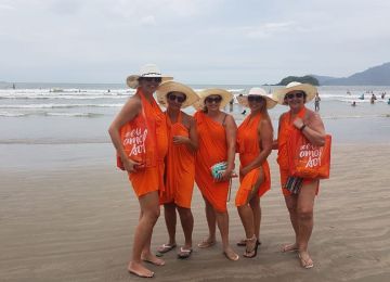 Amigas de BC e Anasol juntas no Janeiro Laranja