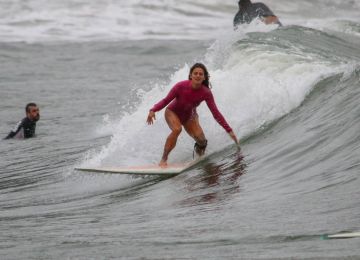 DAHUER SEMPRE COM VOCÊ E A ASSOCIAÇÃO DE SURF FEMININO