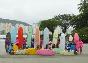 DAHUER SEMPRE COM VOCÊ E A ASSOCIAÇÃO DE SURF FEMININO