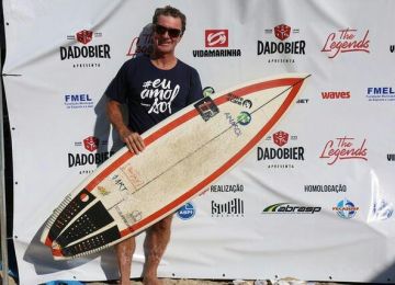 Embaixador da Anasol Saulo Lyra ganha título no The Legends Surf Masters