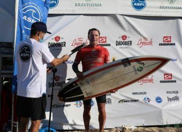 Embaixador da Anasol Saulo Lyra ganha título no The Legends Surf Masters