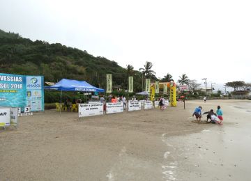 Ondas de um 1.5m, surfistas e Anasol marcam 5º Revezamento de Natação e Corrida do Canto Grande